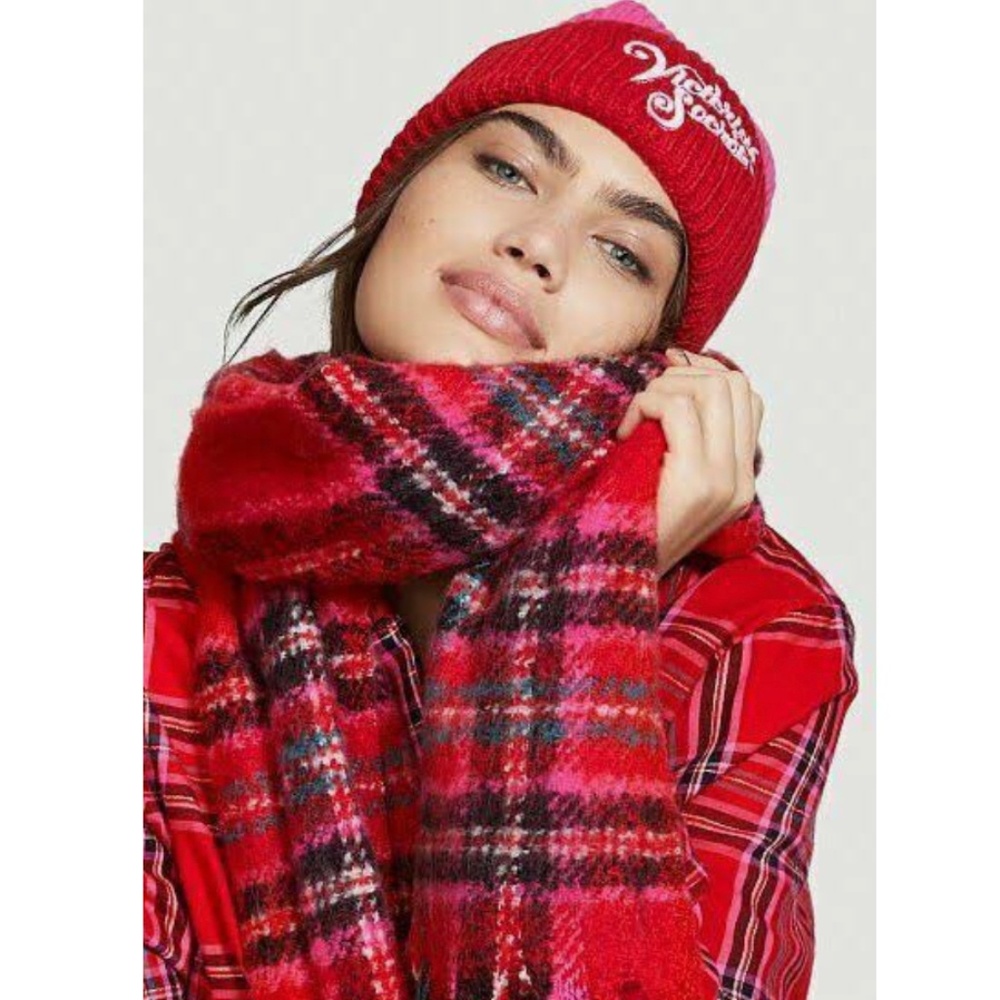 Victoria Secret Beanie and Scarf set 🧣